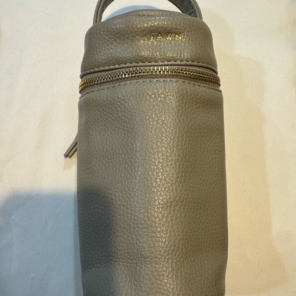 Fawn Design Other - FAWN design Gray Leather The Bottle Bag